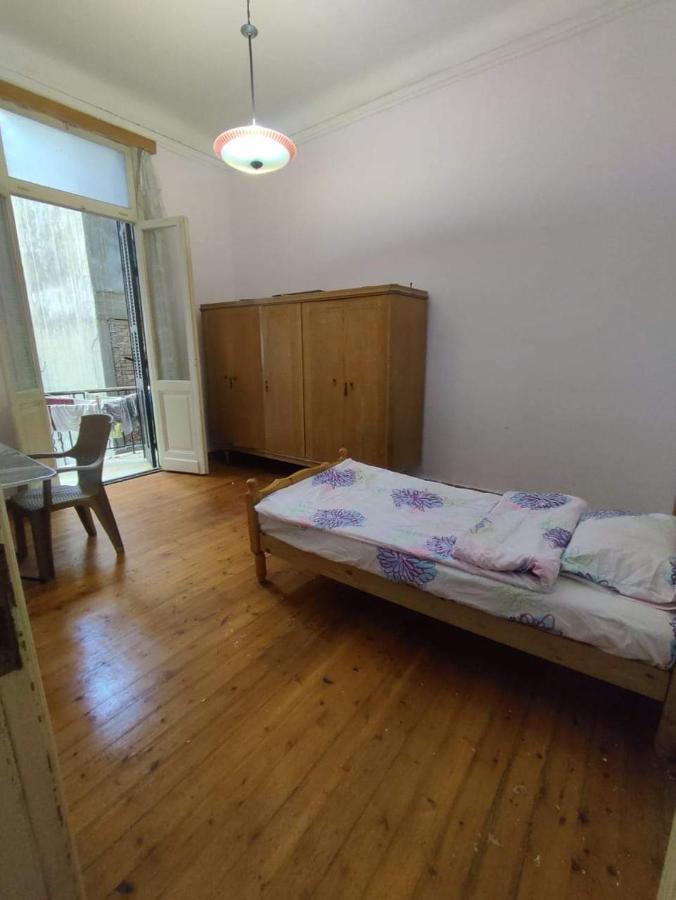 Room No5 A Private Room With Balcony For Men Only And No Ladies Allowed غرفة خاصة للرجال فقط ممنوع السيدات Александрія Екстер'єр фото